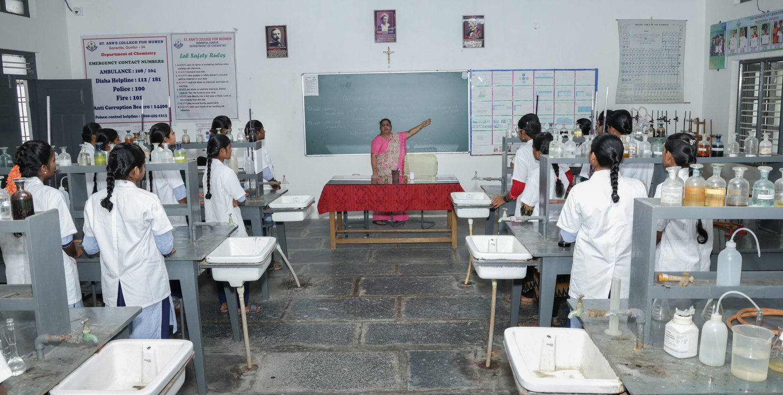 Modern Classrooms & Seminars view 3